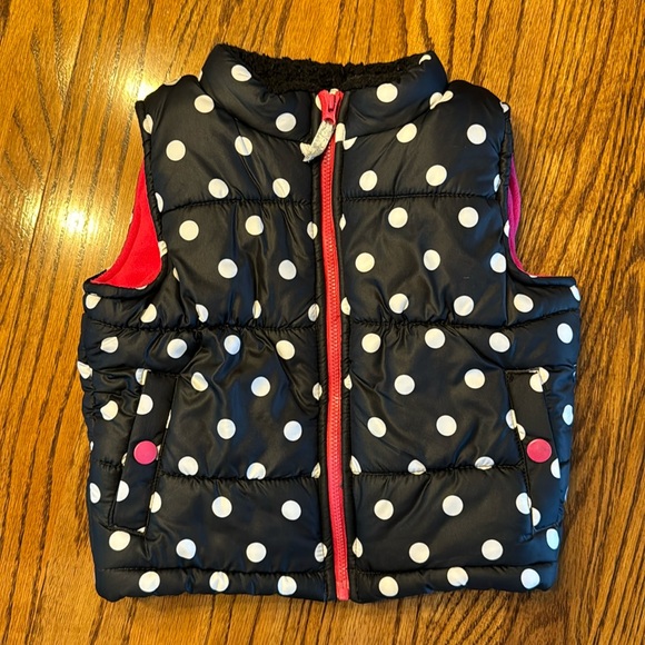 Carter’s 2T puffer vest - Picture 1 of 3